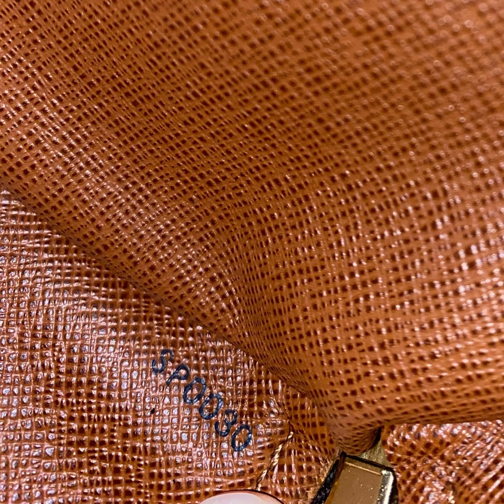 Louis Vuitton Papillon Monogram - Picture 9 of 9